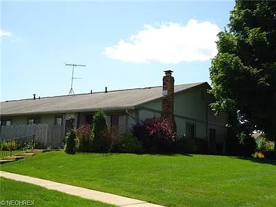 985 Kirkwall Dr photo 1