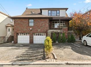 332 12th St, Palisades Park, NJ 07650