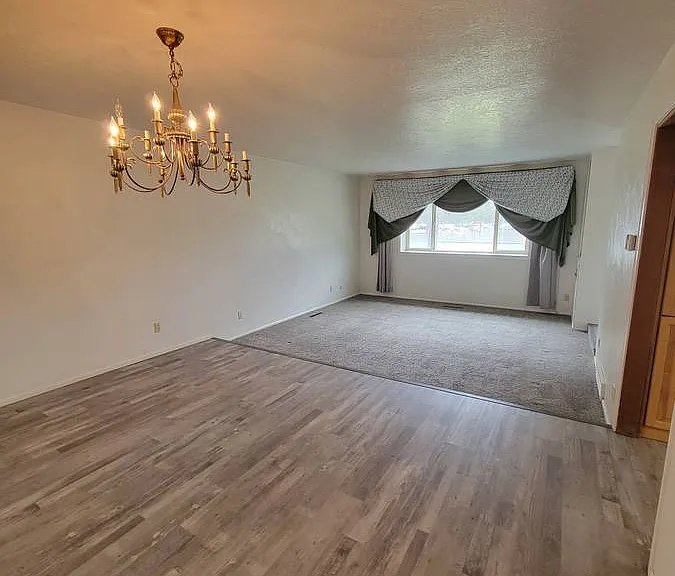 3346 Crestwood Ln — Photo 7