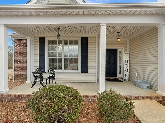 4th image of 77 Joshbury Cir