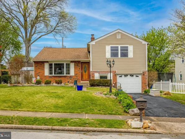 337 Heathcliffe Rd, Huntingdon Valley, PA 19006