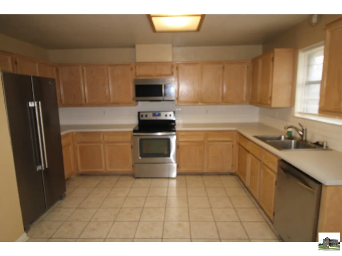 Building Photo - 3923 Oak Valley Dr