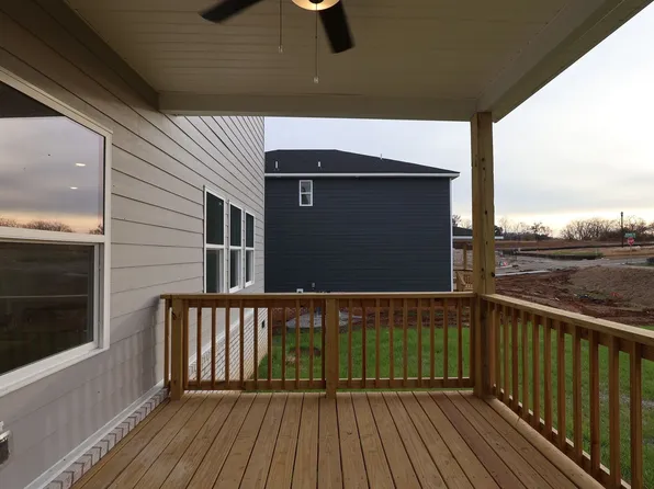 2942 Sharpstone Dr, Columbia, TN 38401