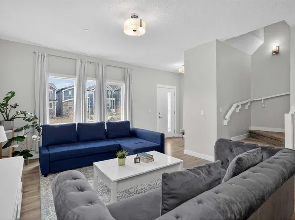 226 S 148th Ave NW, Calgary, AB T3P 1N1