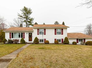 24 Franklin Rd, Hyde Park, NY 12538