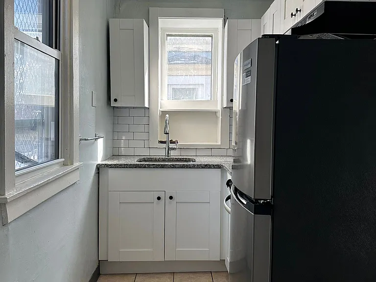 405 W 21st St #3 — Photo 1