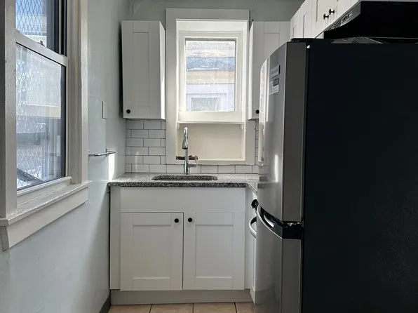 405 W 21st St APT 3, Wilmington, DE 19802