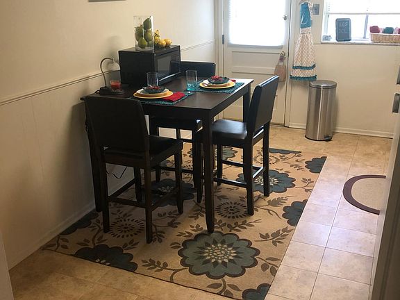 Breakfast nook