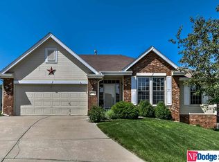 17213 William Cir, Omaha, NE 68130