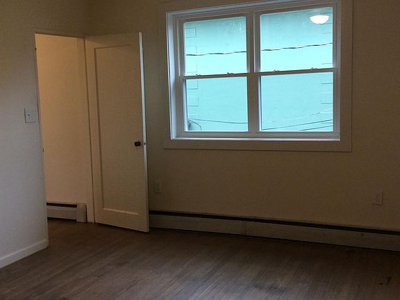 alternate photo bedroom