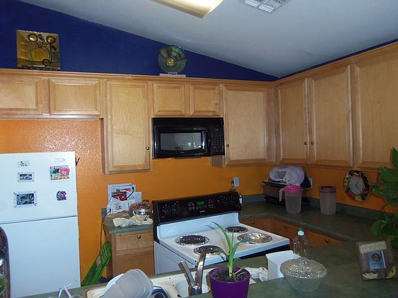 4th image of 7819 W Montebello Ave