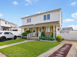 125 Crossfield Ave, Staten Island, NY 10312