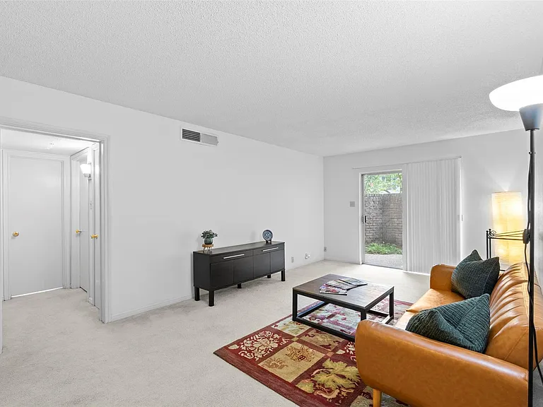 2601 Bellefontaine St #C116 — Photo 12