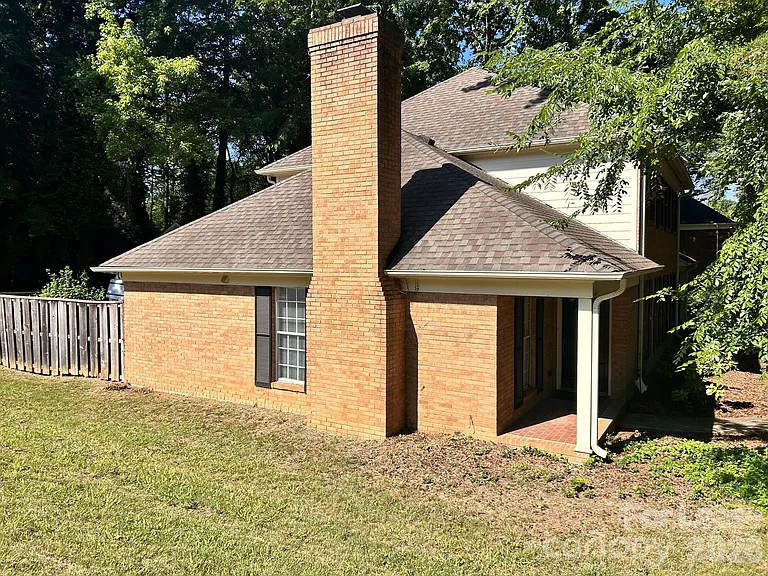 101 Cabell Way — Photo 3