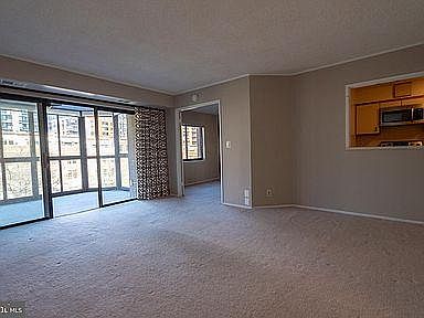 4th image of 1600 N Oak St APT 729