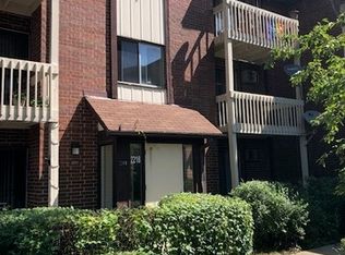 2218 W Nichols Rd #A, Arlington Heights, IL 60004