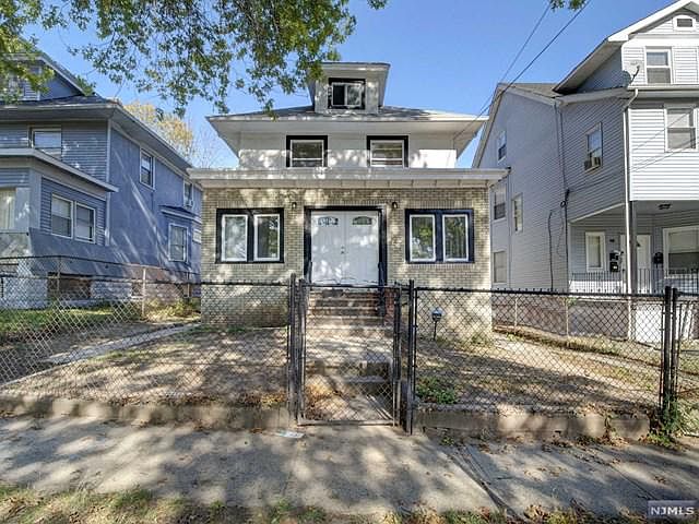 1st image of 215 Pomona Ave #217
