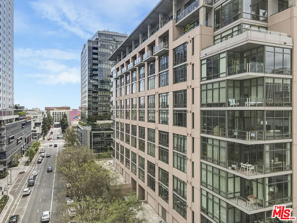 1111 S Grand Ave #1115