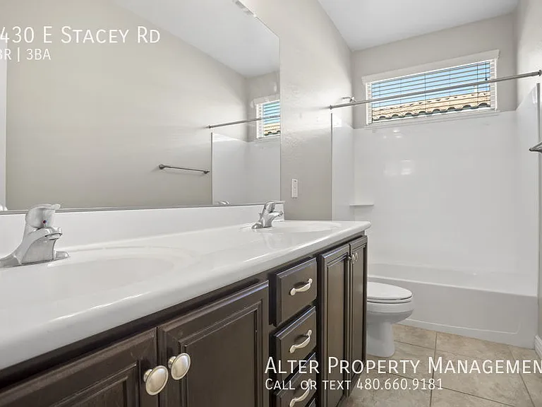 2430 E Stacey Rd — Photo 27