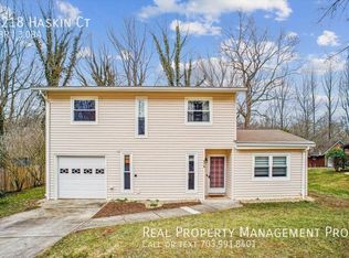 6218 Haskin Ct, Burke, VA 22015