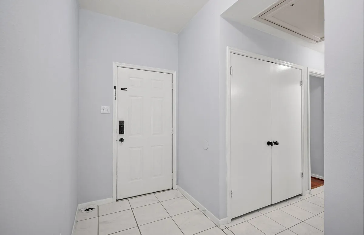 Building Photo - 17050 Clan Macintosh Dr