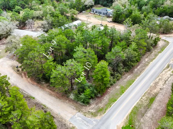 10 E Fernwood Ct, Defuniak Springs, FL 32433