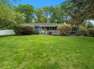 2 Canterbury Ct, East Setauket, NY 11733