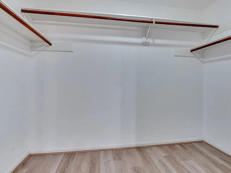 9407 Stockwell Dr — Photo 19