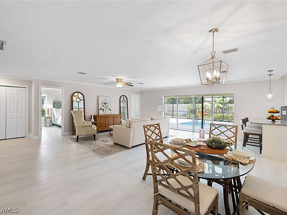4th image of 3906 SE 20th Pl