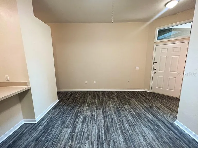 3911 SW 27th St #8 — Photo 8