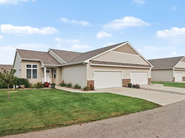 1243 S Village Cir, Kalamazoo, MI 49009