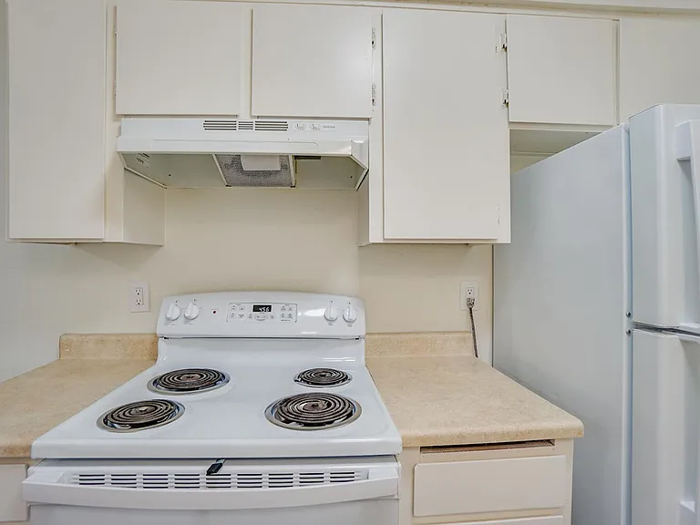 704 N Broadway St — Photo 19