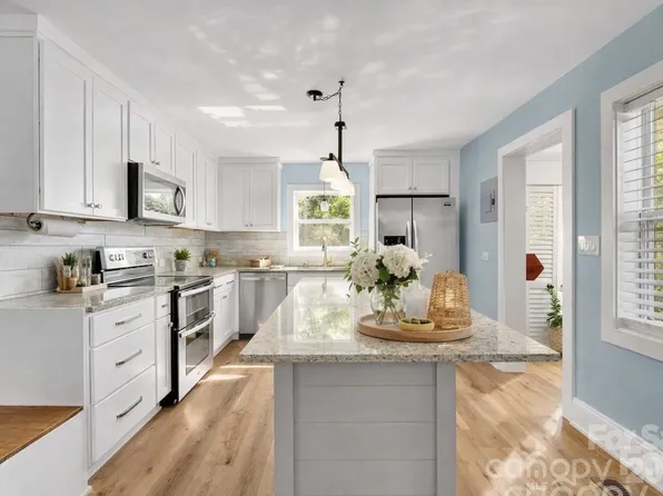 1111 E Park Dr, Gastonia, NC 28054