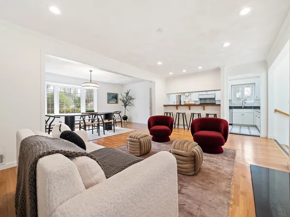 28 Mansfield Rd, Wellesley, MA 02481