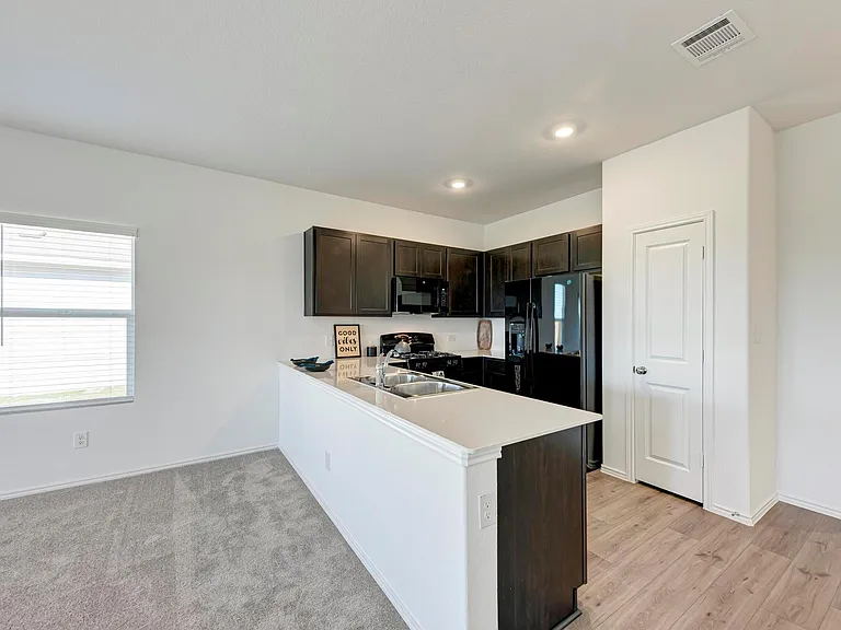 611 Halfmoon Dr — Photo 9