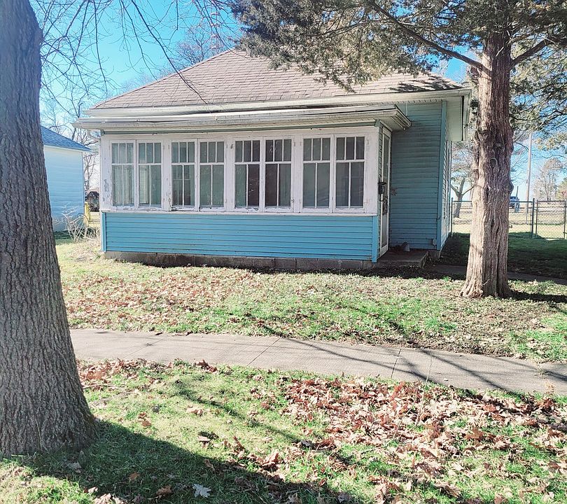 301 S Main St, Flanagan, IL 61740 Zillow