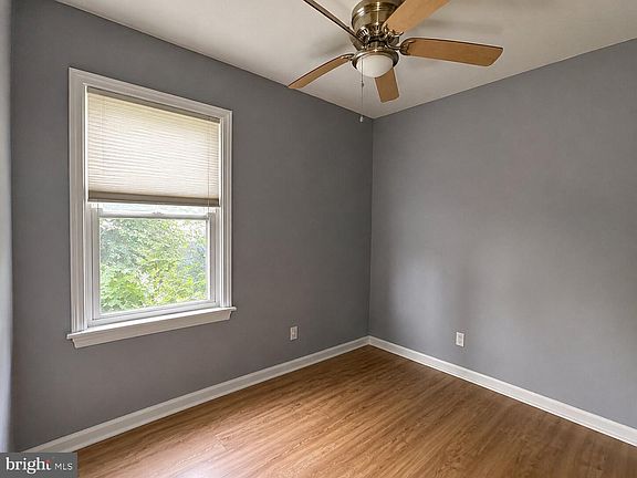 5th image of 1546 N Carey St