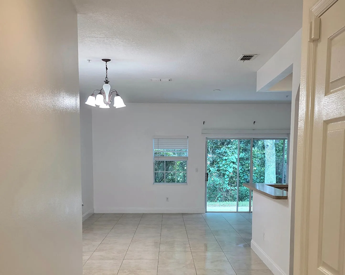 3 bed, 2.5 bath, 1800 sqft, $2,150 — Photo 4