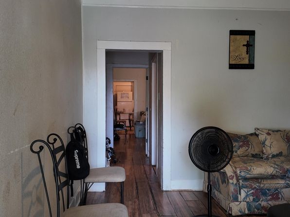 baton-rouge-louisiana-448473359 picture