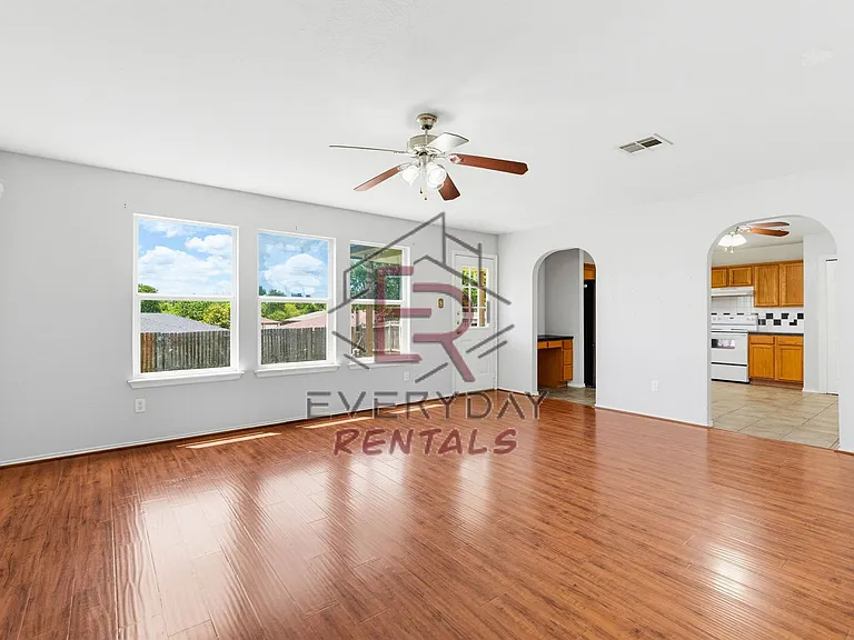 2513 Haven Dr — Photo 3