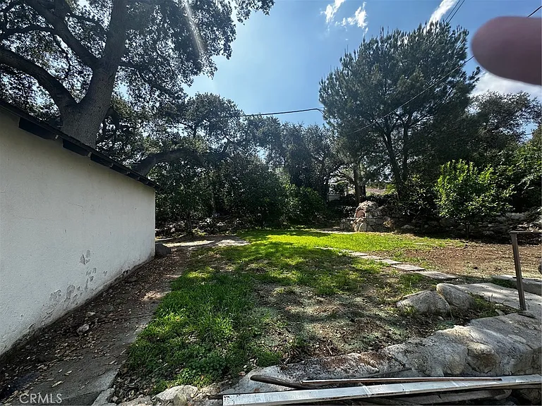 2151 N Altadena Dr — Photo 24