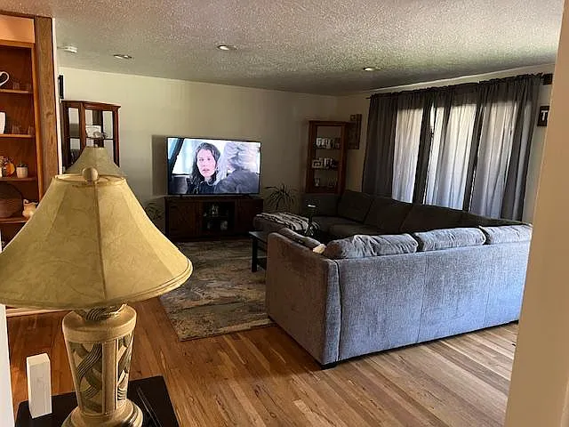 12020 SW Lincoln Ave — Photo 25
