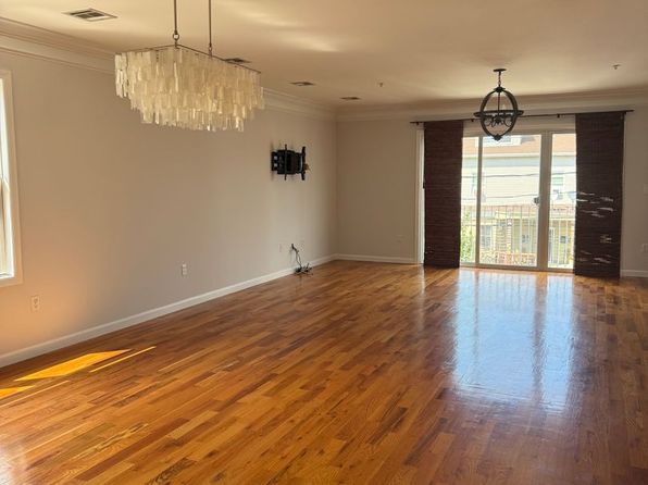 145-147 Clifford St APT 3
