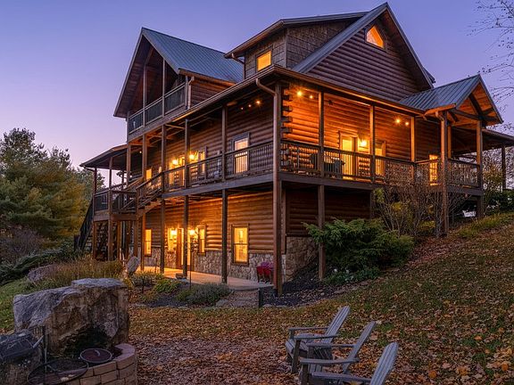 4th image of 7464 Callalantee Dr