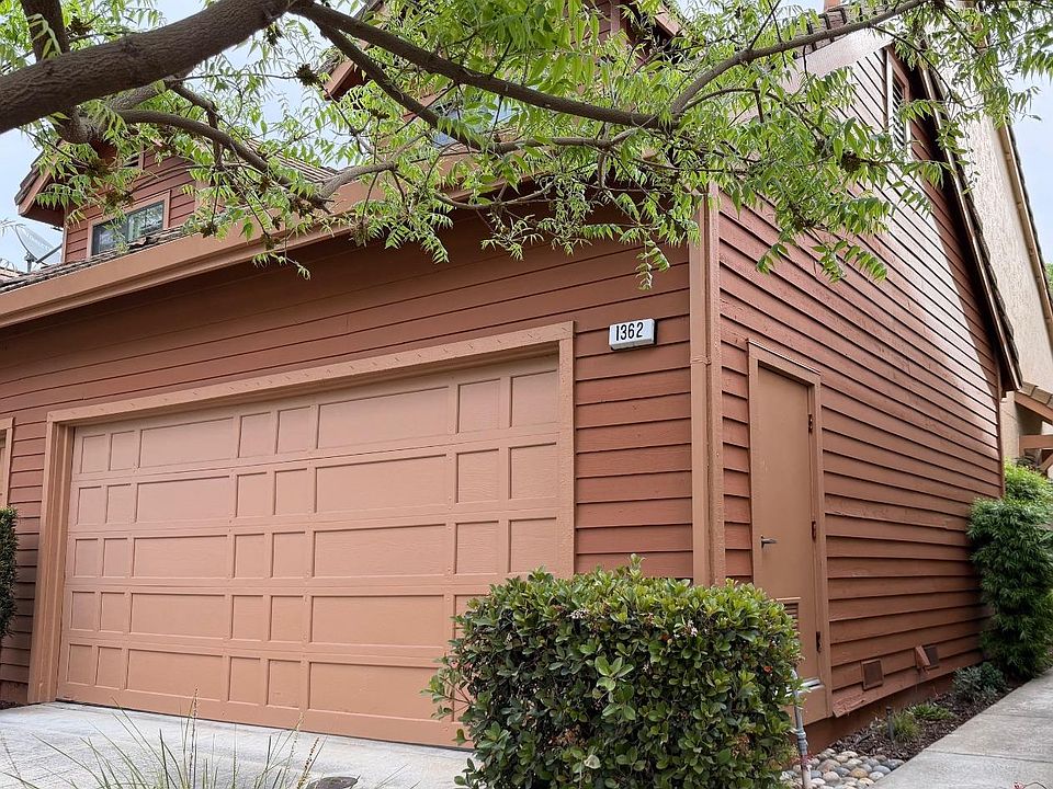 1st image of 1362 Keenan Way