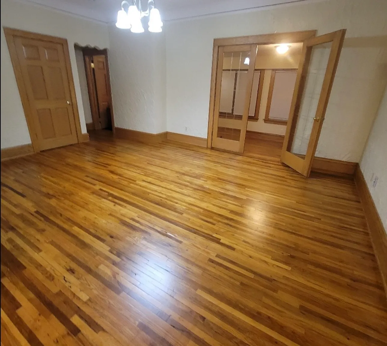 3 bed, 2404 sqft, $1,700 — Photo 2