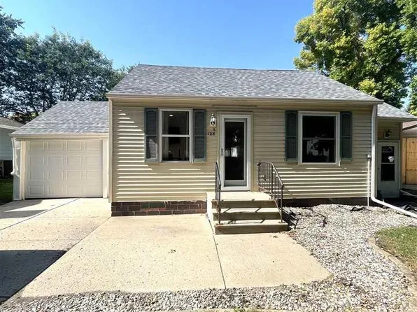 128 S Main St, Sherburn, MN 56171