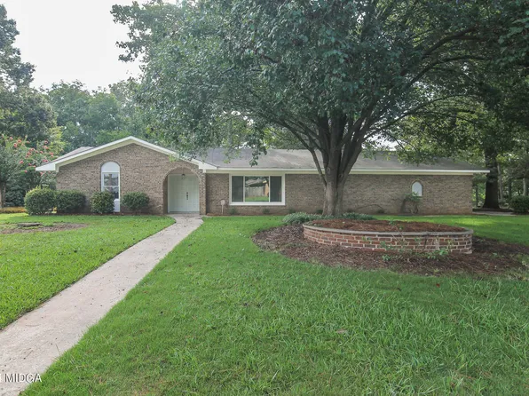 426 Forest Lake Dr, Warner Robins, GA 31093