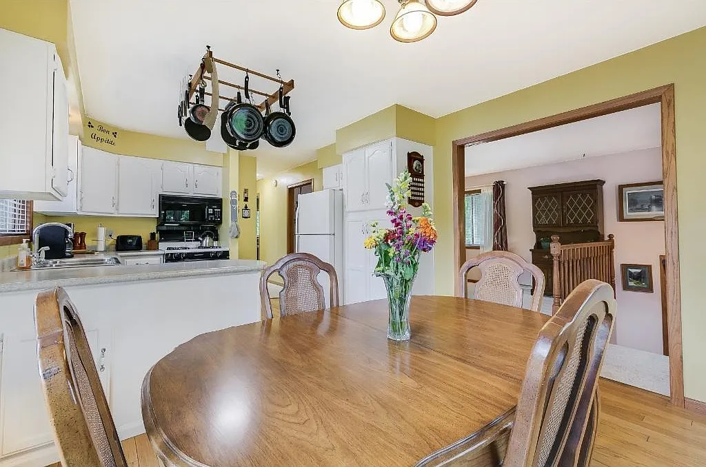 4 Bedroom Single Family Home — Photo 3