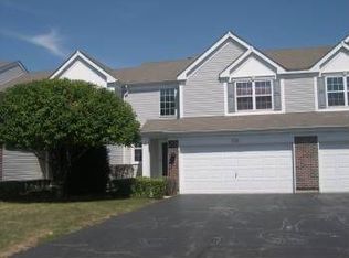 736 Silk Oak Ln, Crystal Lake, IL 60014